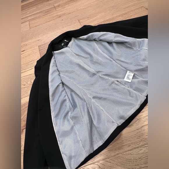 Classic tapered black blazer H&M size 8 - Picture 7 of 9